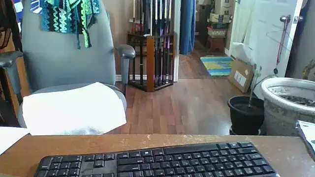 Snapshot of Daremeknot chatting on 02.21.25 Daremeknot online show from 02.21.25