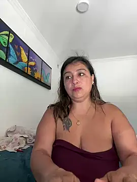 Snapshot of MrsFoucher chatting on 01.22.25 MrsFoucher online show from 01.22.25