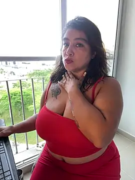 Snapshot of MrsFoucher chatting on 03.21.25 MrsFoucher online show from 03.21.25