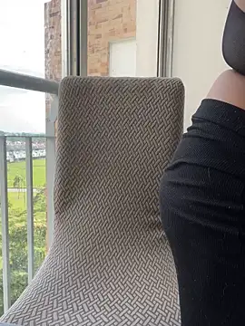 Snapshot of MrsFoucher chatting on 09.25.25 MrsFoucher online show from 09.25.25