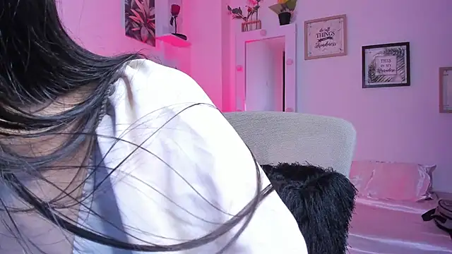  Caroliinee  online show from 01.29.25