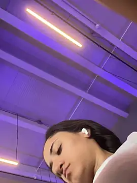  Caroliinee  online show from 02.04.25