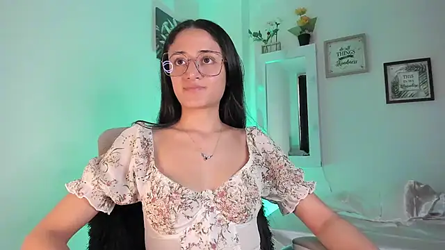  Caroliinee  online show from 02.12.25