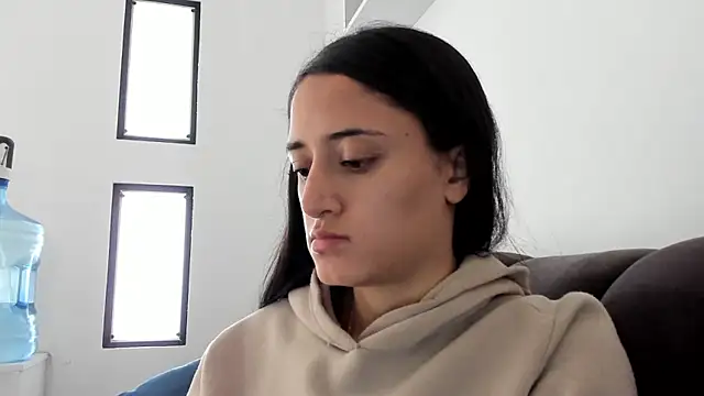  Caroliinee  online show from 02.19.25