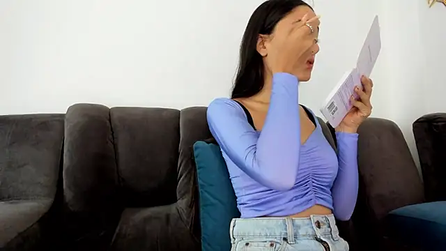  Caroliinee  online show from 03.06.25