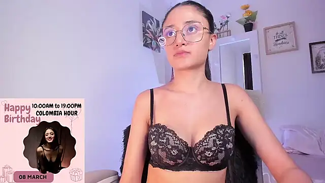  Caroliinee  online show from 03.07.25