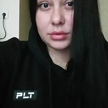 Snapshot of DaisyStreet chatting on 10.21.25 DaisyStreet online show from 10.21.25