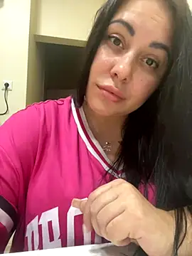 Snapshot of DaisyStreet chatting on 10.24.25 DaisyStreet online show from 10.24.25