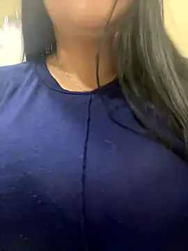 Snapshot of DaisyStreet chatting on 10.25.25 DaisyStreet online show from 10.25.25