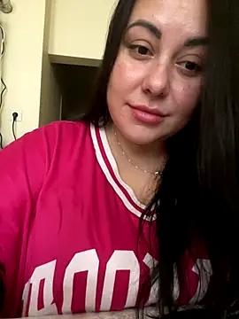 Snapshot of DaisyStreet chatting on 10.26.25 DaisyStreet online show from 10.26.25