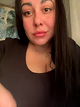 Snapshot of DaisyStreet chatting on 10.30.25 DaisyStreet online show from 10.30.25