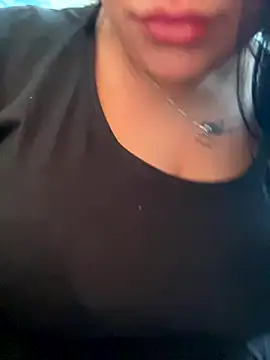 Snapshot of DaisyStreet chatting on 11.07.25 DaisyStreet online show from 11.07.25