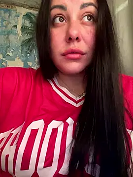 Snapshot of DaisyStreet chatting on 11.10.25 DaisyStreet online show from 11.10.25