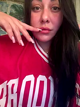 Snapshot of DaisyStreet chatting on 11.11.25 DaisyStreet online show from 11.11.25