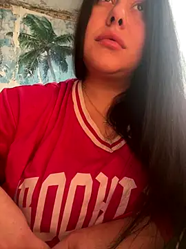 Snapshot of DaisyStreet chatting on 11.28.25 DaisyStreet online show from 11.28.25