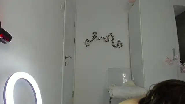 Snapshot of KaylaLaine chatting on 09.22.25 KaylaLaine online show from 09.22.25