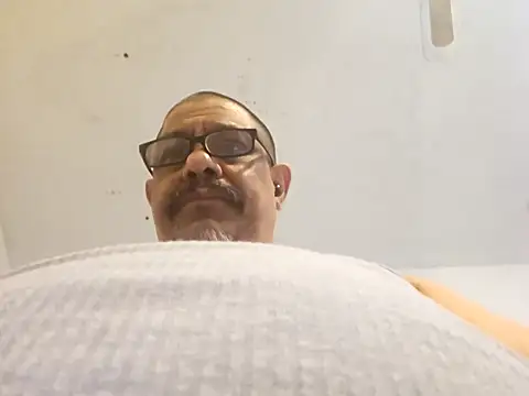 Snapshot of anyway2cum chatting on 01.17.25 anyway2cum online show from 01.17.25