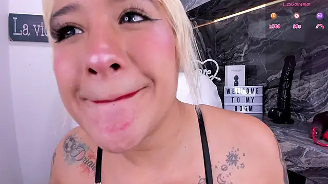 miss danika online show from 02.11.25