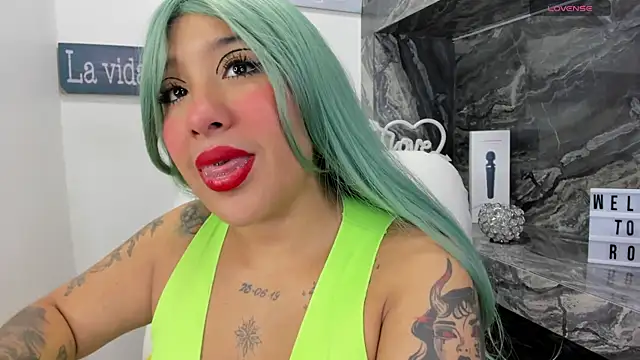 miss danika online show from 11.18.25