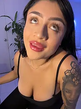 lucianaroy online show from 11.20.25