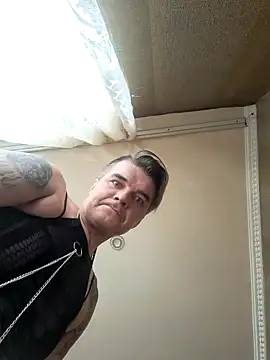 Snapshot of DjiniCD chatting on 02.11.25 DjiniCD online show from 02.11.25