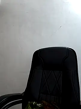 Snapshot of Ritusri_Dotta chatting on 12.22.24 Ritusri Dotta online show from 12.22.24