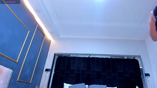 NikkySmiith online show from 02.17.25