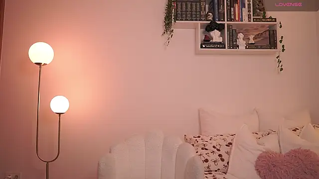 Snapshot of EmilyxRose_- chatting on 02.17.25 EmilyxRose - online show from 02.17.25