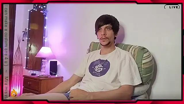 Snapshot of tobix_ chatting on 12.30.24 tobix online show from 12.30.24