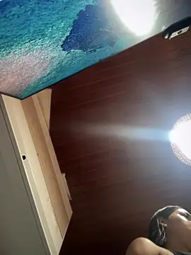 MarianaBenz online show from 11.05.25