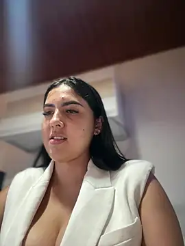 MarianaBenz online show from 01.17.26