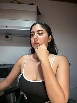 MarianaBenz online show from 04.04.26