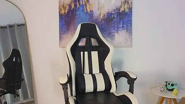 KristennBlue online show from 11.14.25