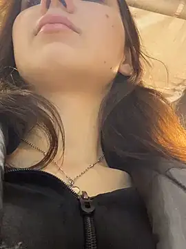 QuitieLia online show from 12.20.24