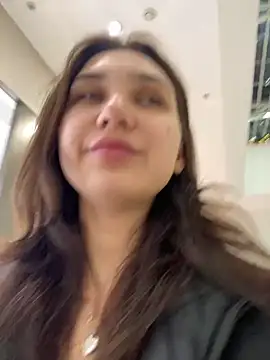 QuitieLia online show from 12.23.24