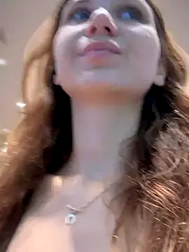 QuitieLia online show from 09.10.25