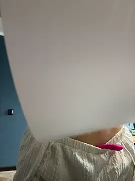 QuitieLia online show from 02.04.26