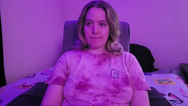 InternetFairy XO online show from 10.31.25