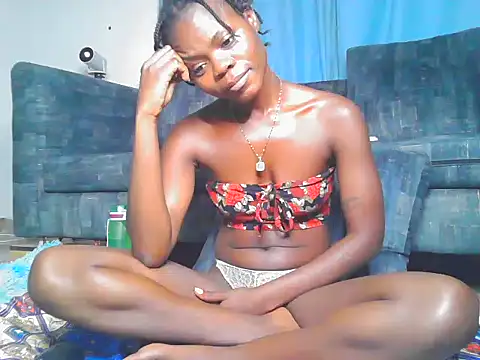Snapshot of petiteebony_81 chatting on 02.08.25 petiteebony 81 online show from 02.08.25