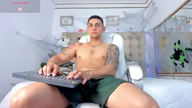 Alex cute77 online show from 10.21.25