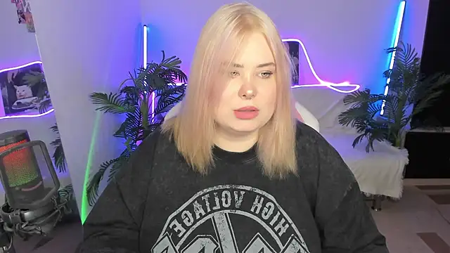 Akemi BBW online show from 03.17.25