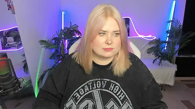 Akemi BBW online show from 03.17.25