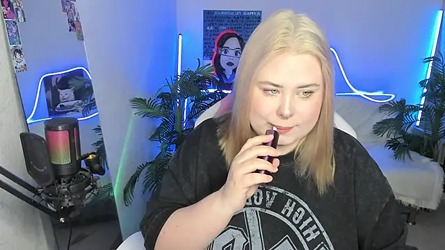 Akemi BBW online show from 03.20.25