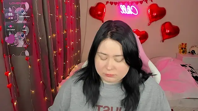 Snapshot of Akemi_BBW chatting on 02.18.26 Akemi BBW online show from 02.18.26