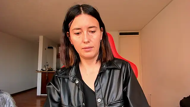 zoe jeane beker online show from 02.26.25