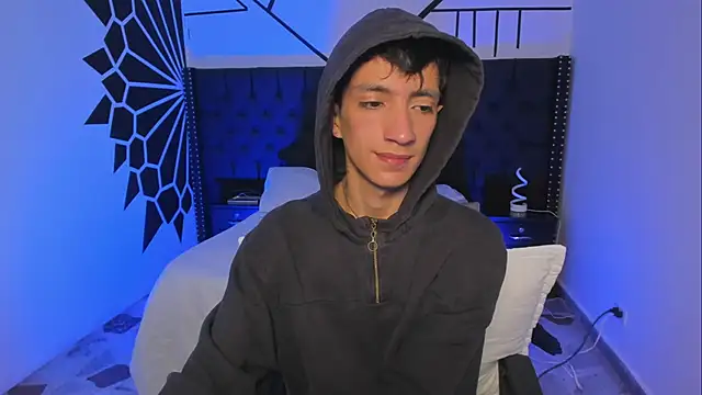 Snapshot of DereckCooperr chatting on 03.13.25 DereckCooperr online show from 03.13.25