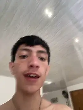 Snapshot of DereckCooperr chatting on 11.25.25 DereckCooperr online show from 11.25.25