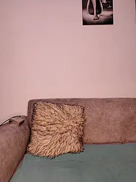 Snapshot of bebygirl143s chatting on 09.28.25 bebygirl143s online show from 09.28.25