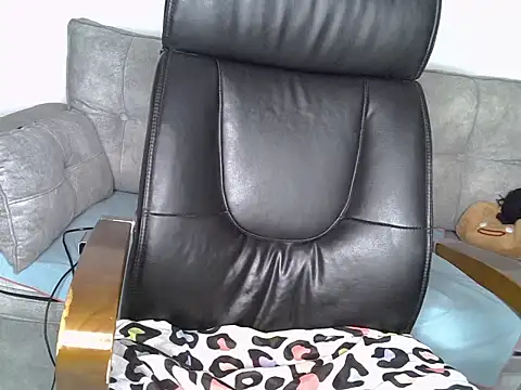 Snapshot of bebygirl143s chatting on 02.16.26 bebygirl143s online show from 02.16.26