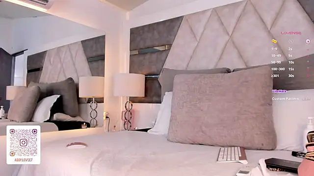 Gabbyy  online show from 02.12.25